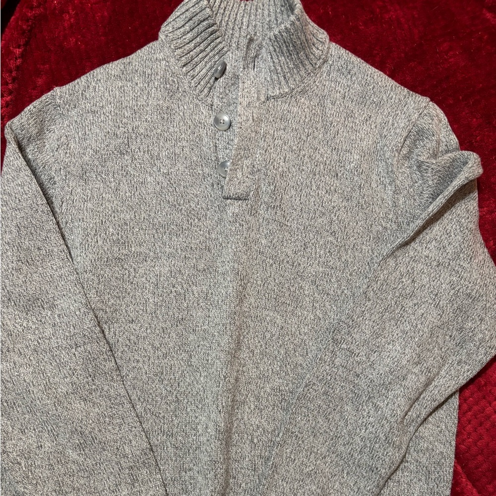 Men’s IZOD 3 button sweater size L